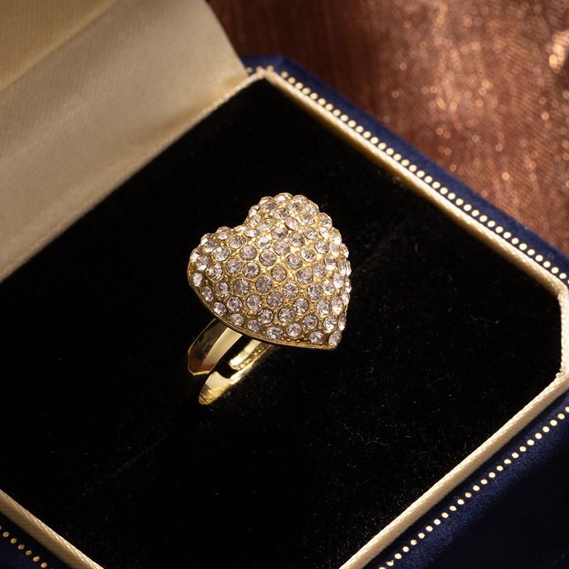 Heart-Link Crystal Jewelry Set | Elegant Gold-Tone Luxury Collection