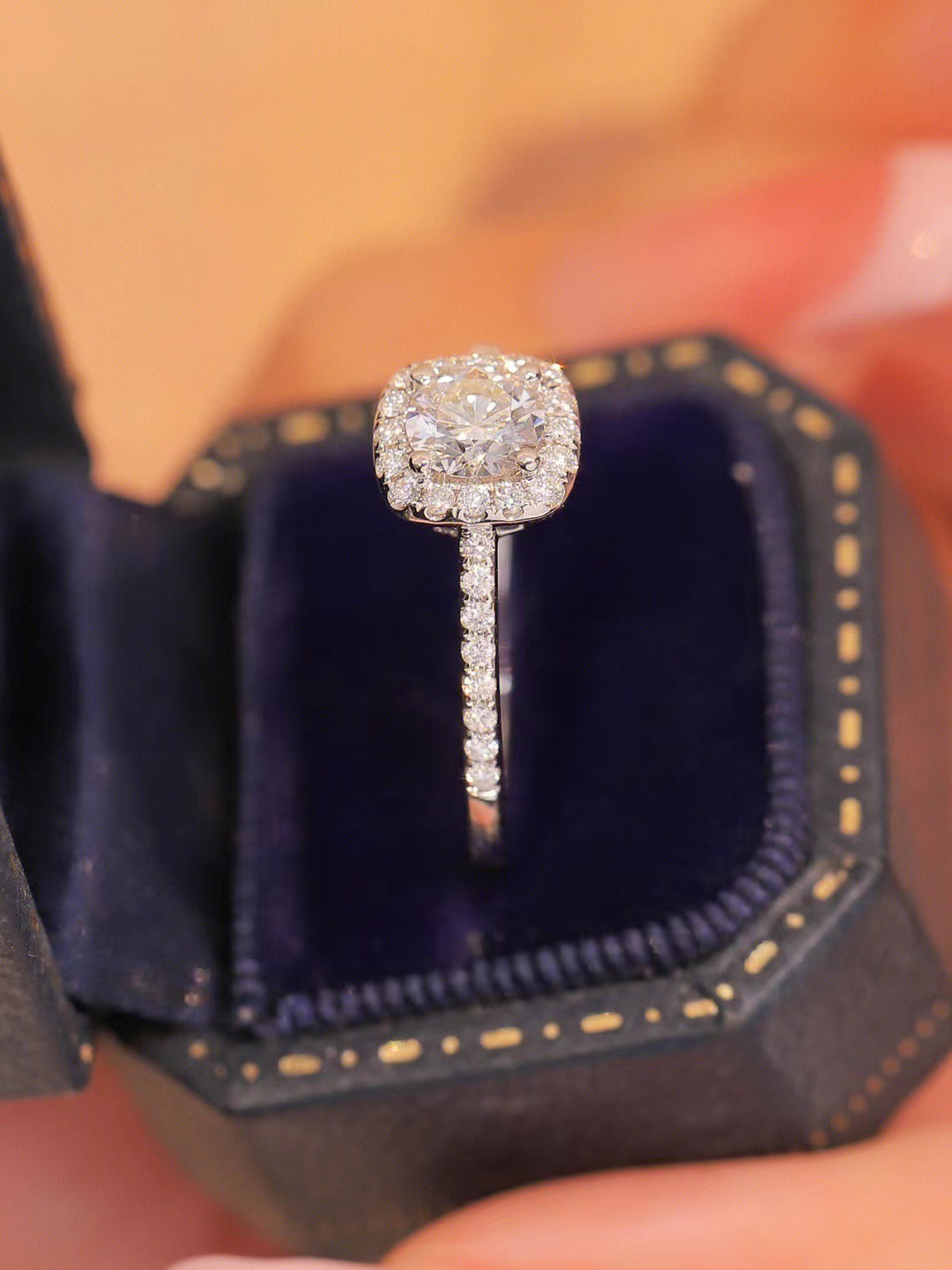 Light Luxury Square Full-Diamond Halo Ring - Women's Engagement Proposal Diamond Ring