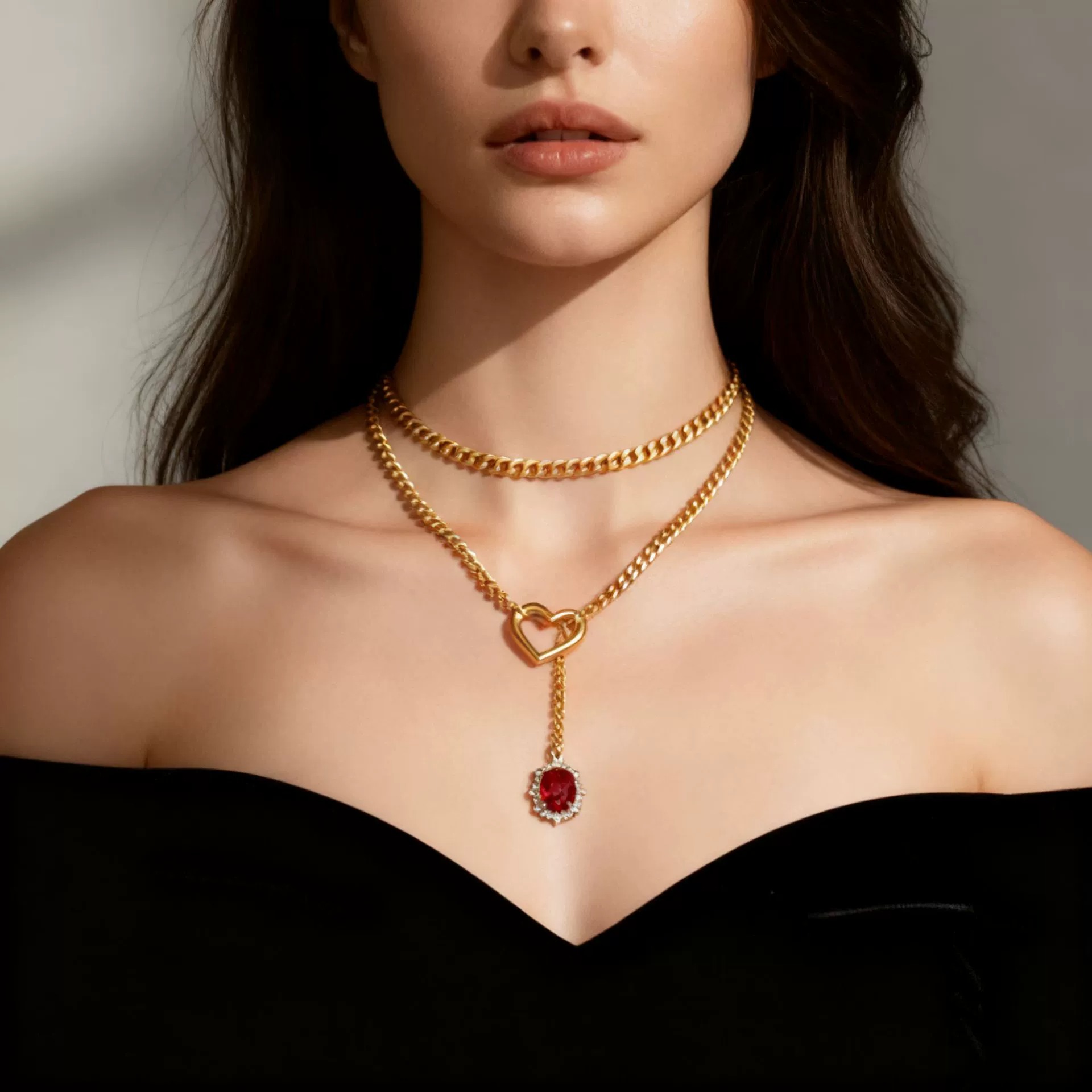 Vintage Light Luxury Curb Chain Layered Necklace Gem Pendant Heart Clasp Choker