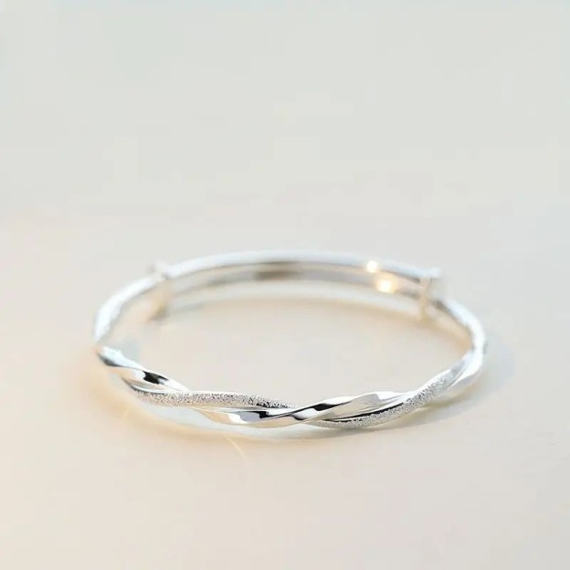 Infinite Eternity S925 Sterling Silver Frosted Mobius Strip Bracelet