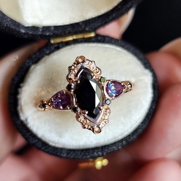 14K Gold Victorian Vintage Filigree Marquise Ring