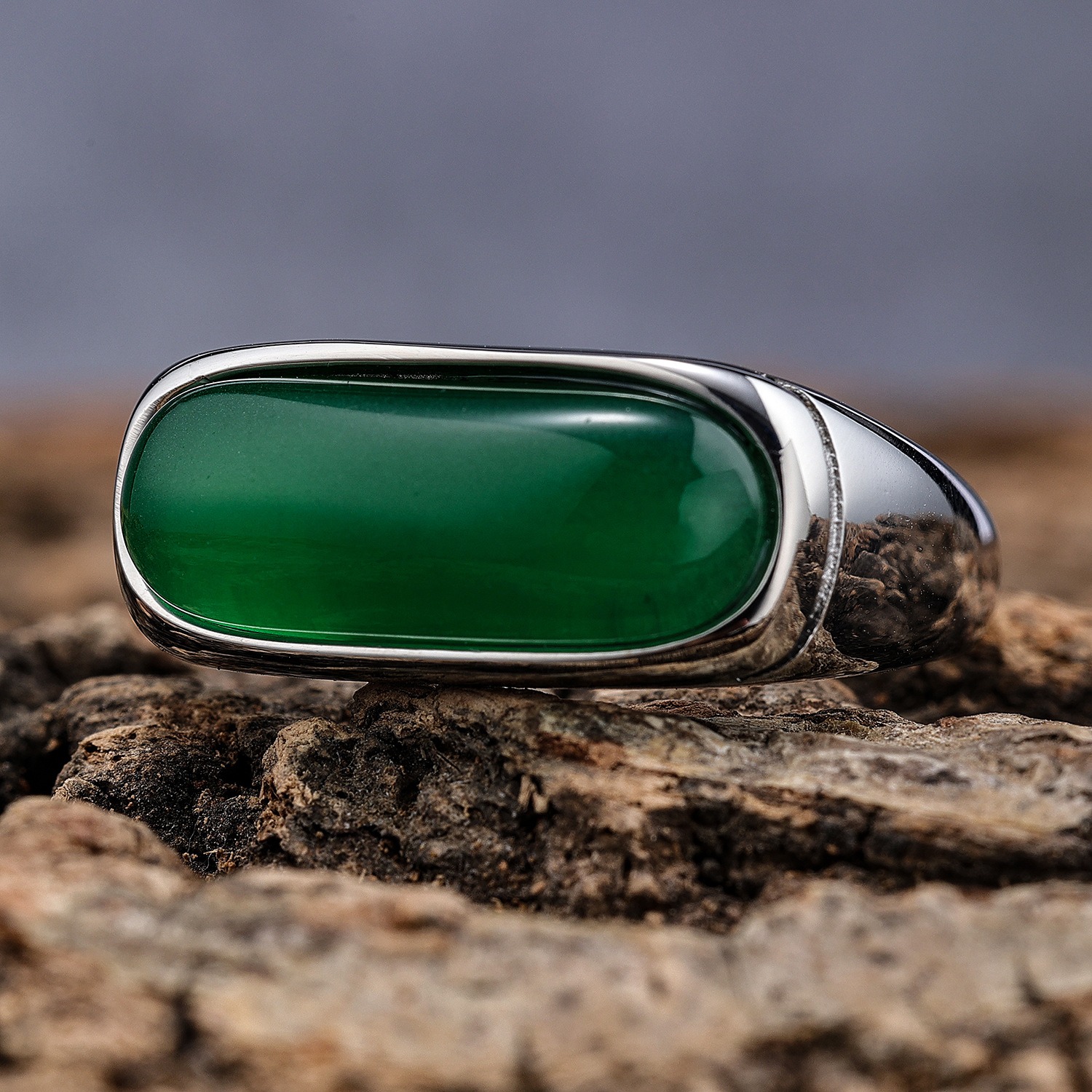 Vintage Green Cat's Eye Saddle Ring