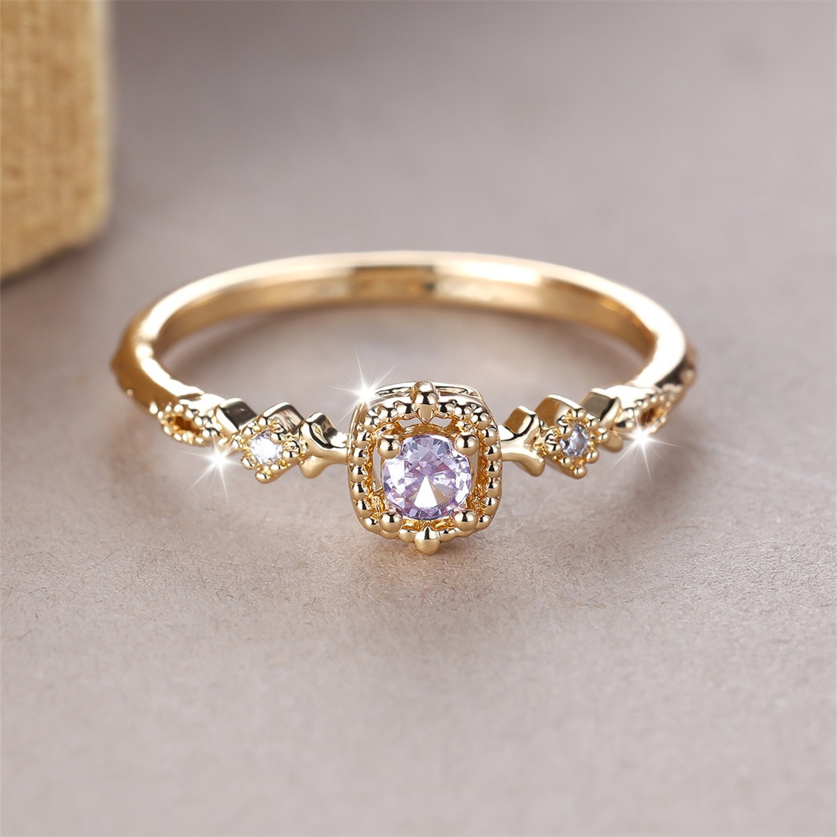 Stardust Accent 18K Gold Vintage Three-Stone Ring