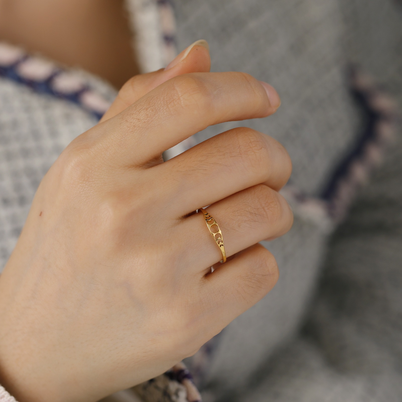 Moon Whisper 18K Gold/White Gold Moon Phase Ring