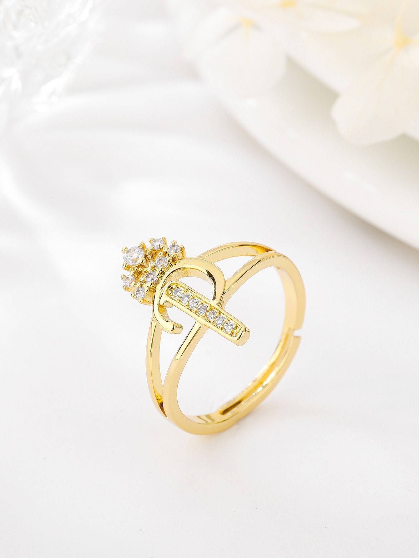 26 Letters Optional Crown Diamond-Encrusted Ring - Women's Light Luxury Personalized Letter Accessory