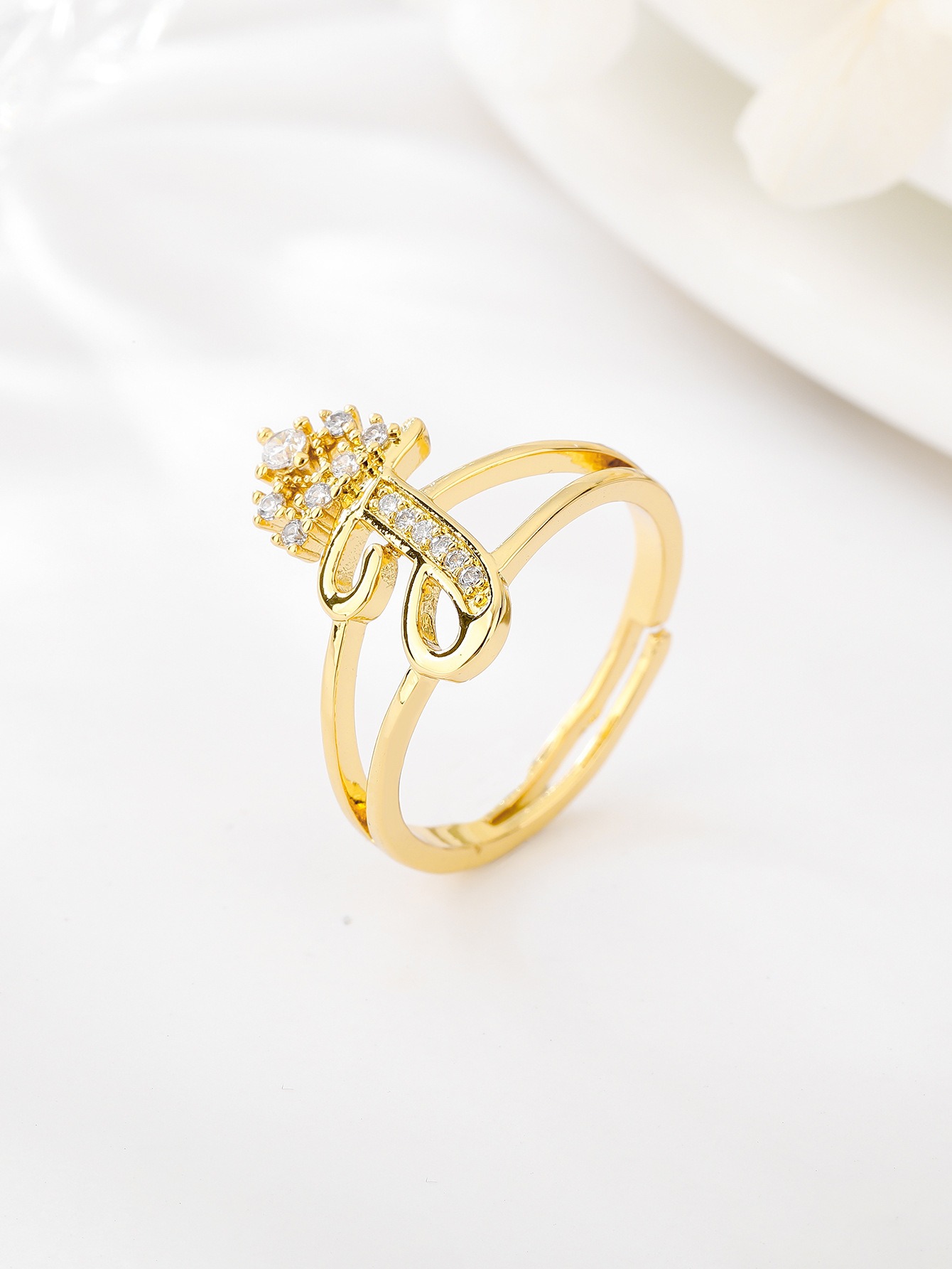 26 Letters Optional Crown Diamond-Encrusted Ring - Women's Light Luxury Personalized Letter Accessory