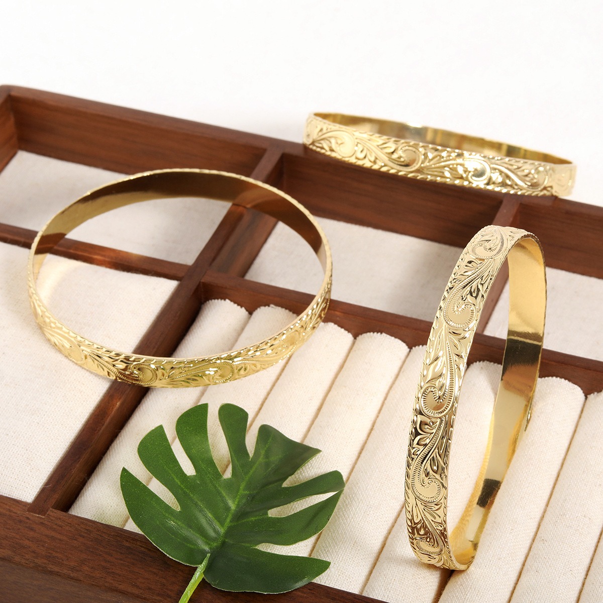 Vintage Paisley Engraved Bangle