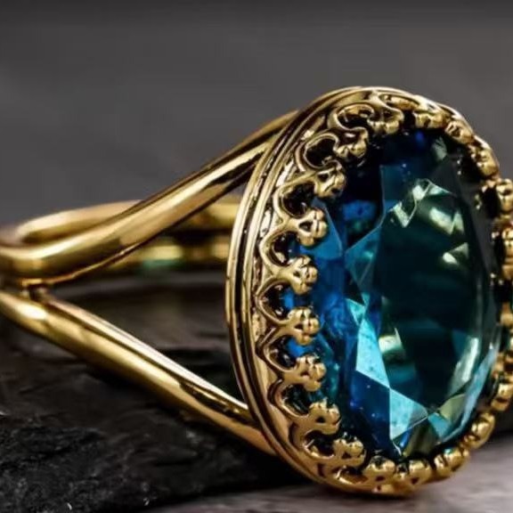 18K Victorian Vintage Lace Bezel Oval Amethyst Ring