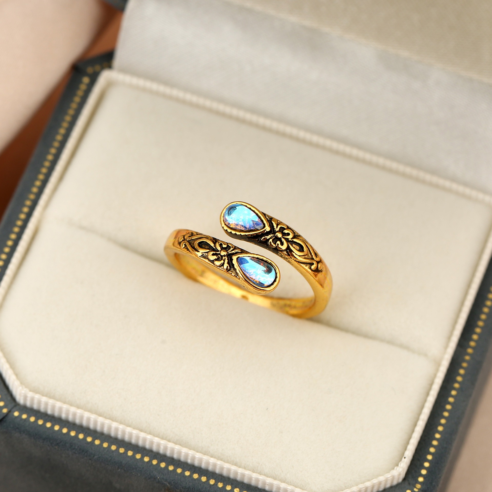 S925 Sterling Silver Vintage Carved Moonstone Open Ring