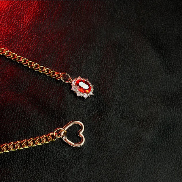 Vintage Light Luxury Curb Chain Layered Necklace Gem Pendant Heart Clasp Choker