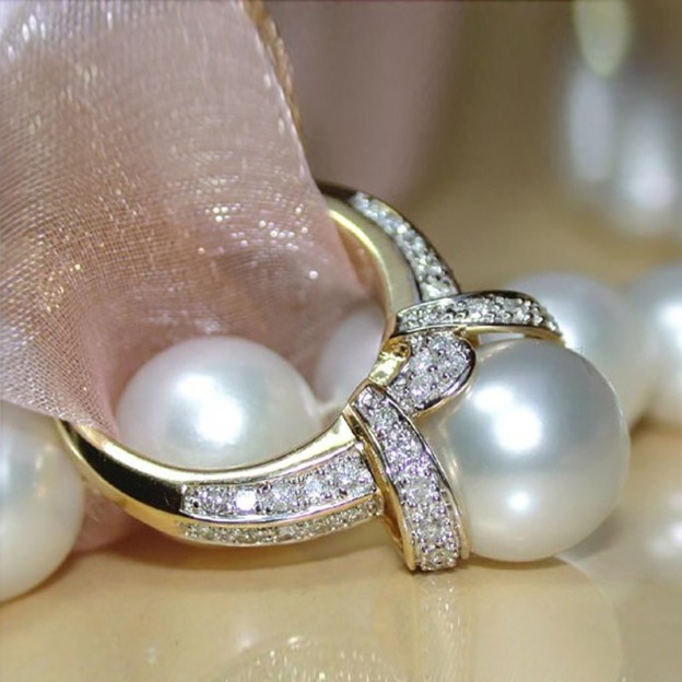 18K Gold Wrapped Lustrous Pearl Ring