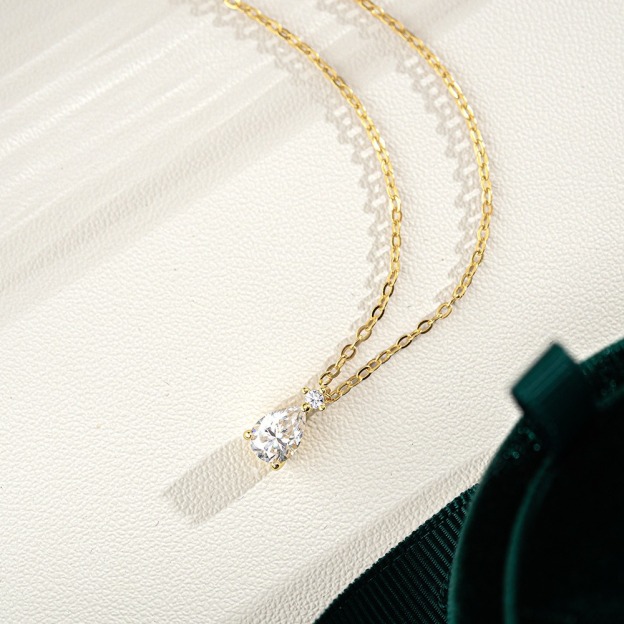 Gilded Teardrop S925 Silver Moissanite Necklace