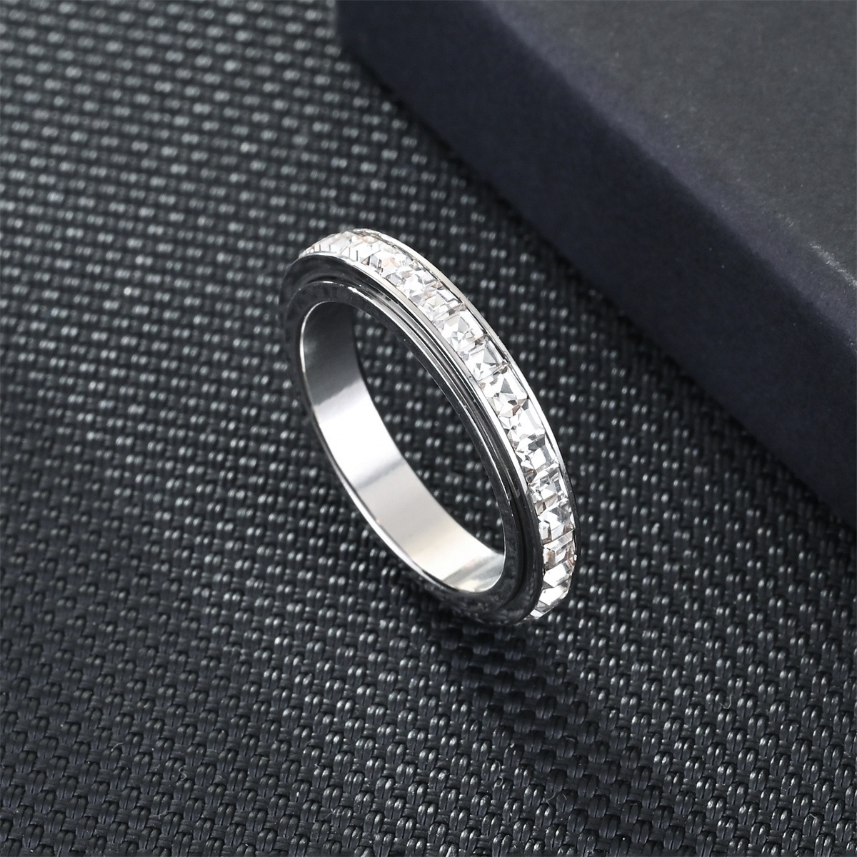 Gilded Spin Radiance Three-Tone Square Diamond Spinner Ring