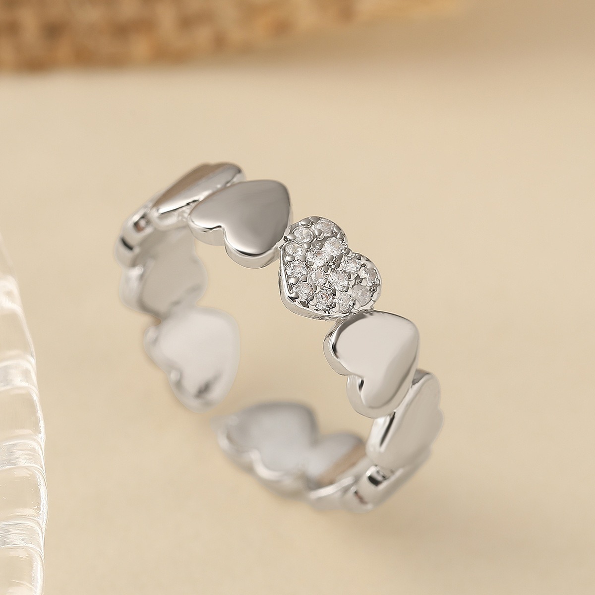 Heart Petal Ripple 18K Gold Heart Pavé Ring