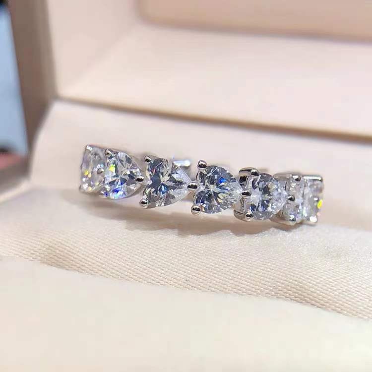Heart Full Circle S925 Sterling Silver Heart Eternity Ring Timeless Romance on Your Fingertips