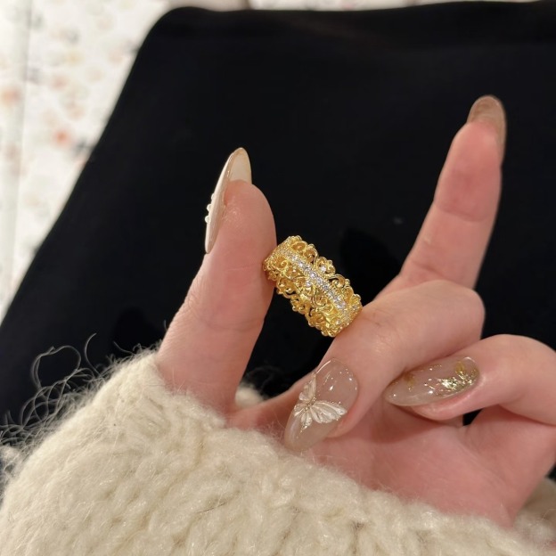 Golden Filigree Blossom 18K Gold Vintage Openwork Filigree Pavé Diamond Wide Band Ring