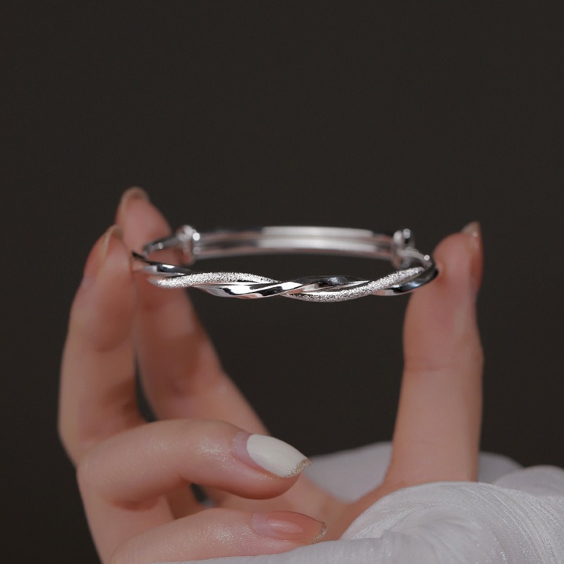 Infinite Eternity S925 Sterling Silver Frosted Mobius Strip Bracelet