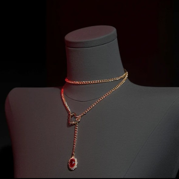 Vintage Light Luxury Curb Chain Layered Necklace Gem Pendant Heart Clasp Choker