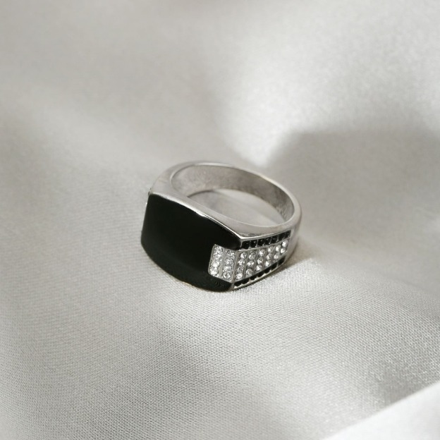 18K Gold Black Onyx Signet Ring | Classic Geometric Men’s Ring