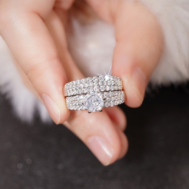 Luxury Moissanite Gold Ring Set | Center Stone & Pave Band Duo