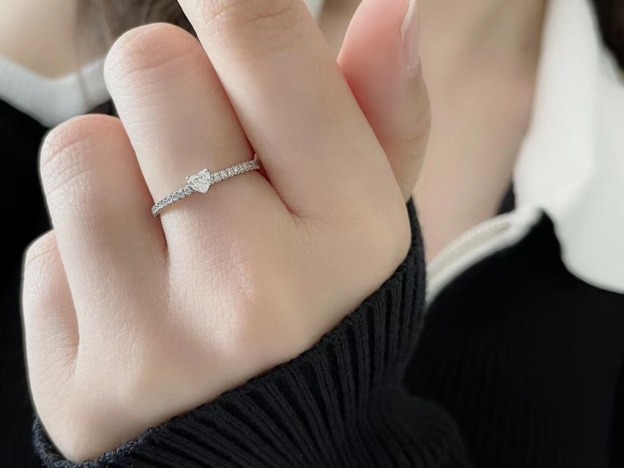 18K White Gold Heart-Shaped Diamond Ring | Minimal Pavé Band Design