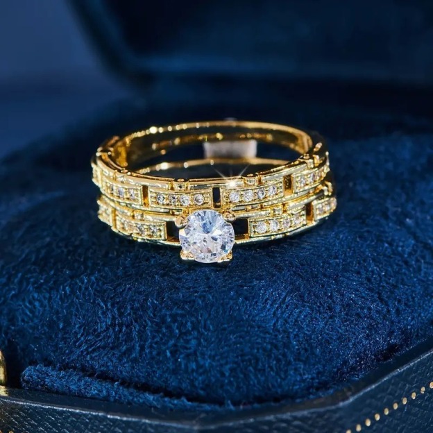 Chosen by You | 18K Gold Diamond Ring Set