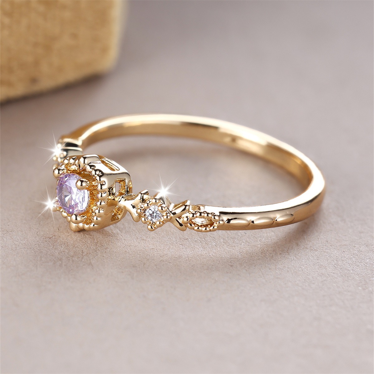 Stardust Accent 18K Gold Vintage Three-Stone Ring