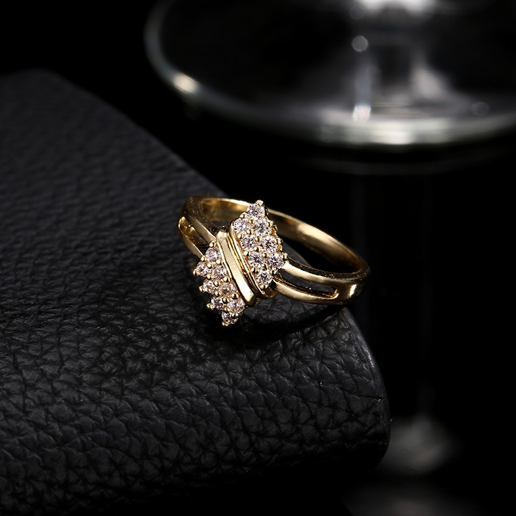 Dual Radiance 18K Gold Pavé Diamond Dual-Band Ring Timeless Luxury at Your Fingertips