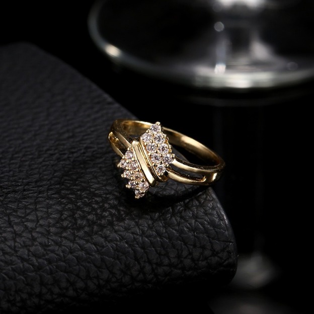 Dual Radiance 18K Gold Pavé Diamond Dual-Band Ring Timeless Luxury at Your Fingertips
