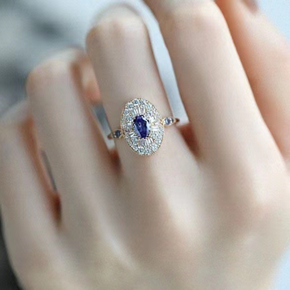 Sapphire Legacy 18K Gold Vintage Halo Sapphire Diamond Ring Timeless Elegance at Your Fingertips
