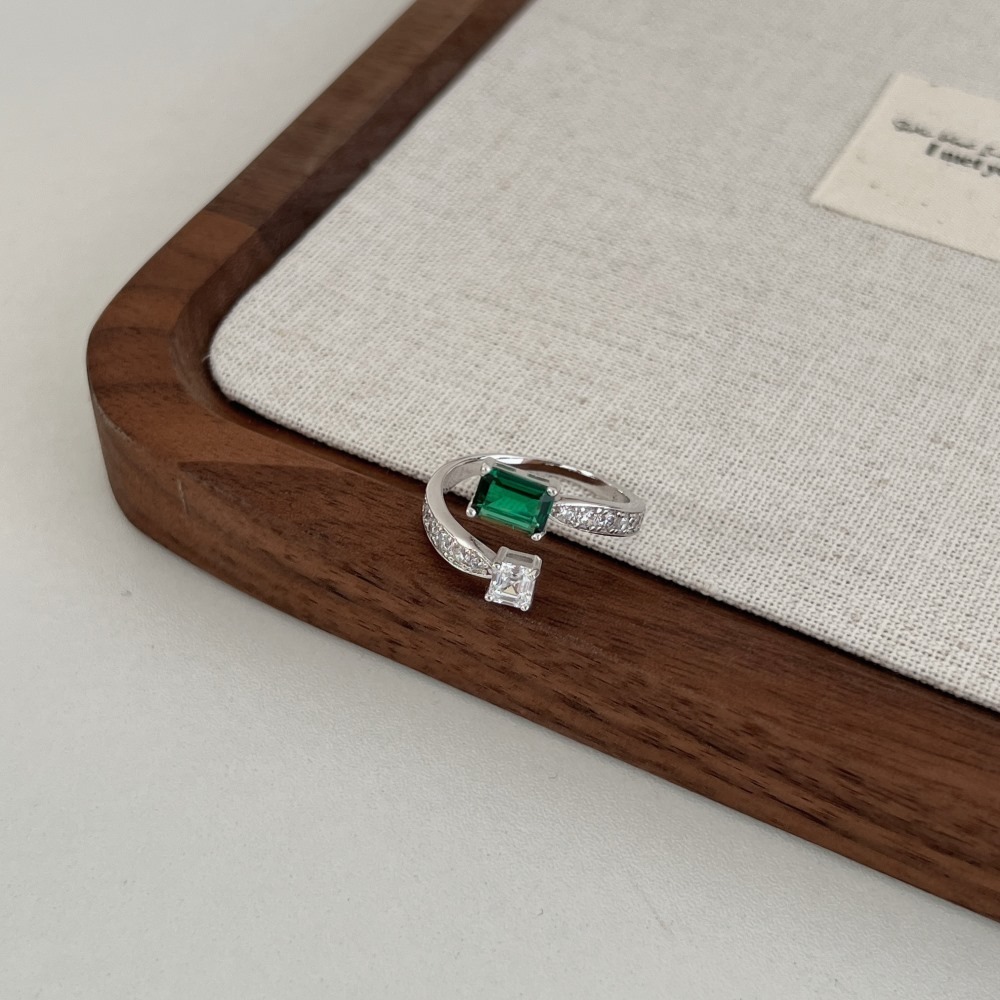 「Dual Stone Glow」Emerald & Asscher Cut Bypass Open Ring