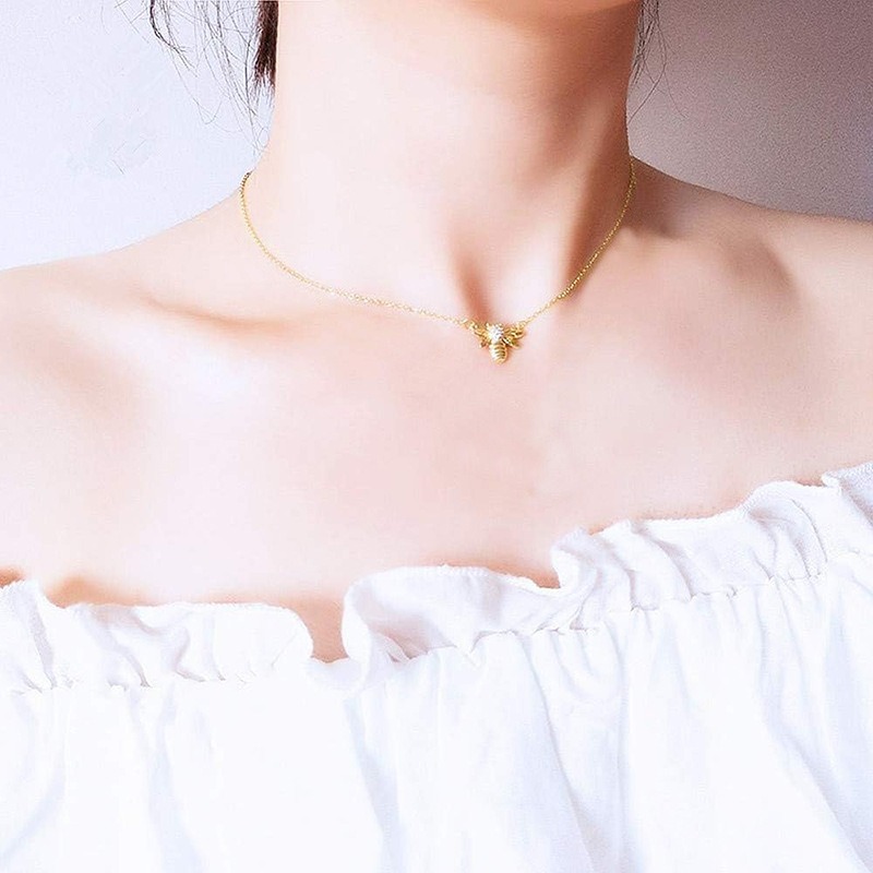 「Honey Bee Glow」18K Gold 3D Bee Collarbone Necklace