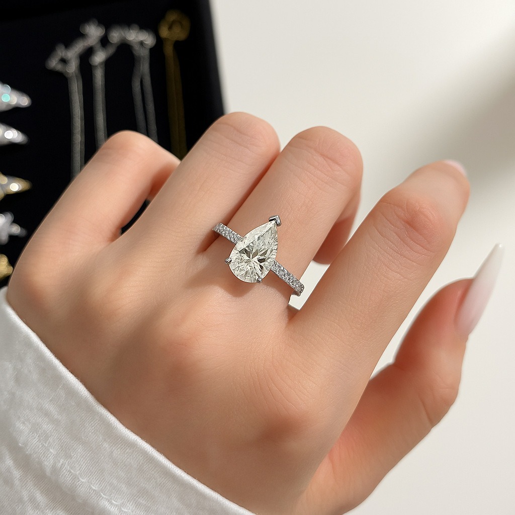 18K Gold/White Gold/Rose Gold Pear Main Diamond Full Accent Diamond Ring