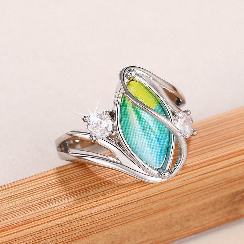 Witch’s Power Protection Ring (Moonstone/Color-Changing Gem)