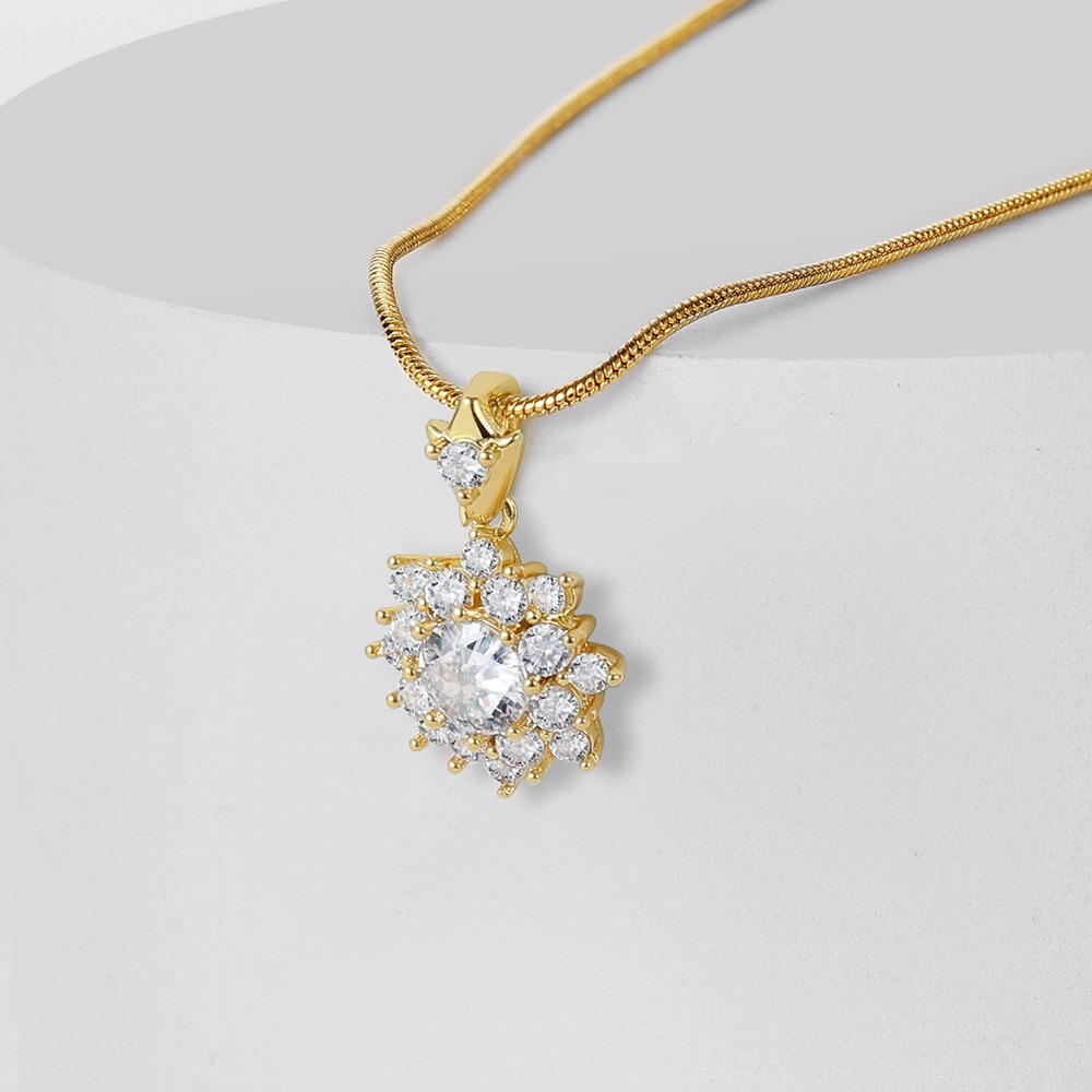 Blossom Starburst 18K Gold Floral Diamond Pendant Necklace