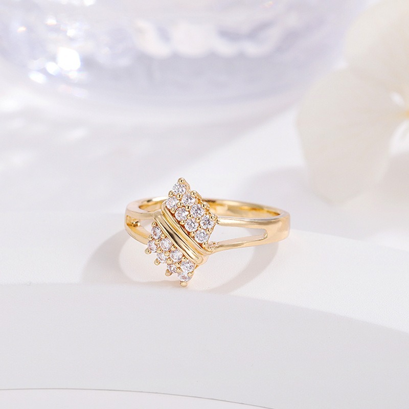 Dual Radiance 18K Gold Pavé Diamond Dual-Band Ring Timeless Luxury at Your Fingertips