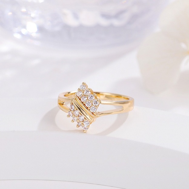 Dual Radiance 18K Gold Pavé Diamond Dual-Band Ring Timeless Luxury at Your Fingertips
