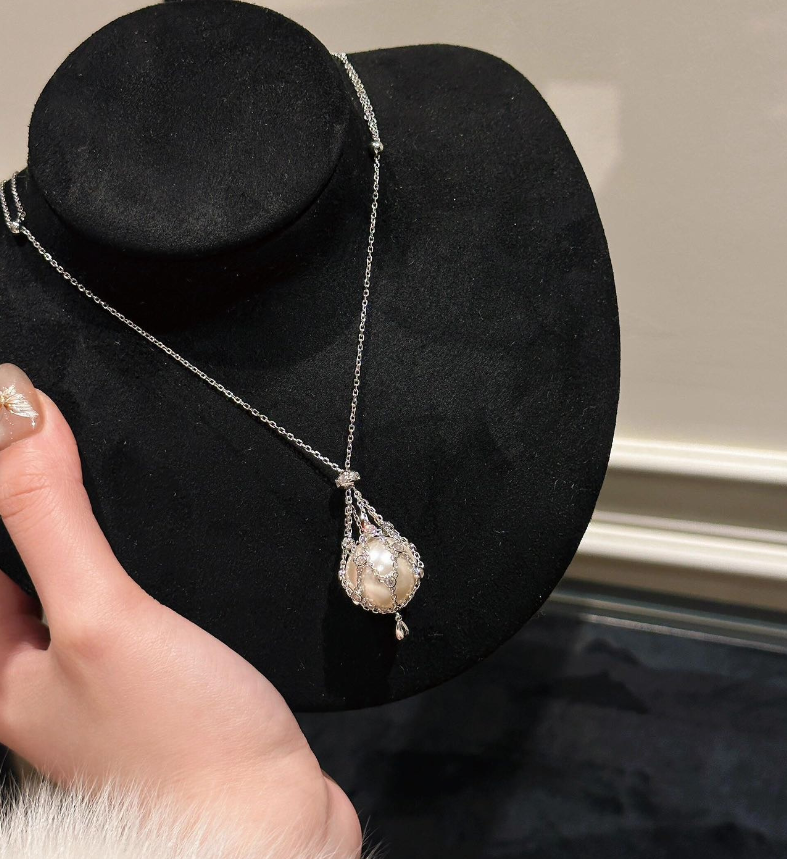 Pearl Cage - Shaped Gem Pendant Necklace (Gold/Silver Version)