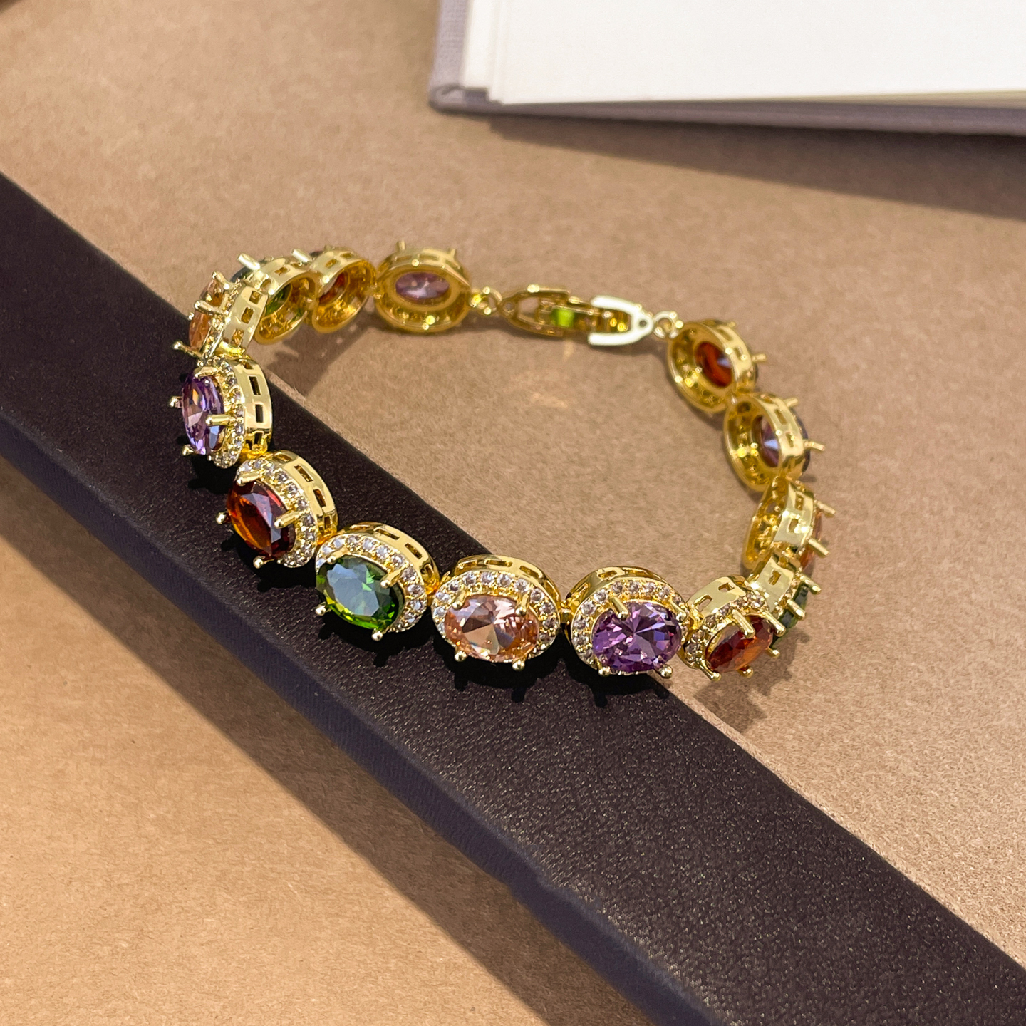 Golden Retro-Style Multi-Color Gem Luxurious Colored Gem Diamond-Inlaid Bracelet
