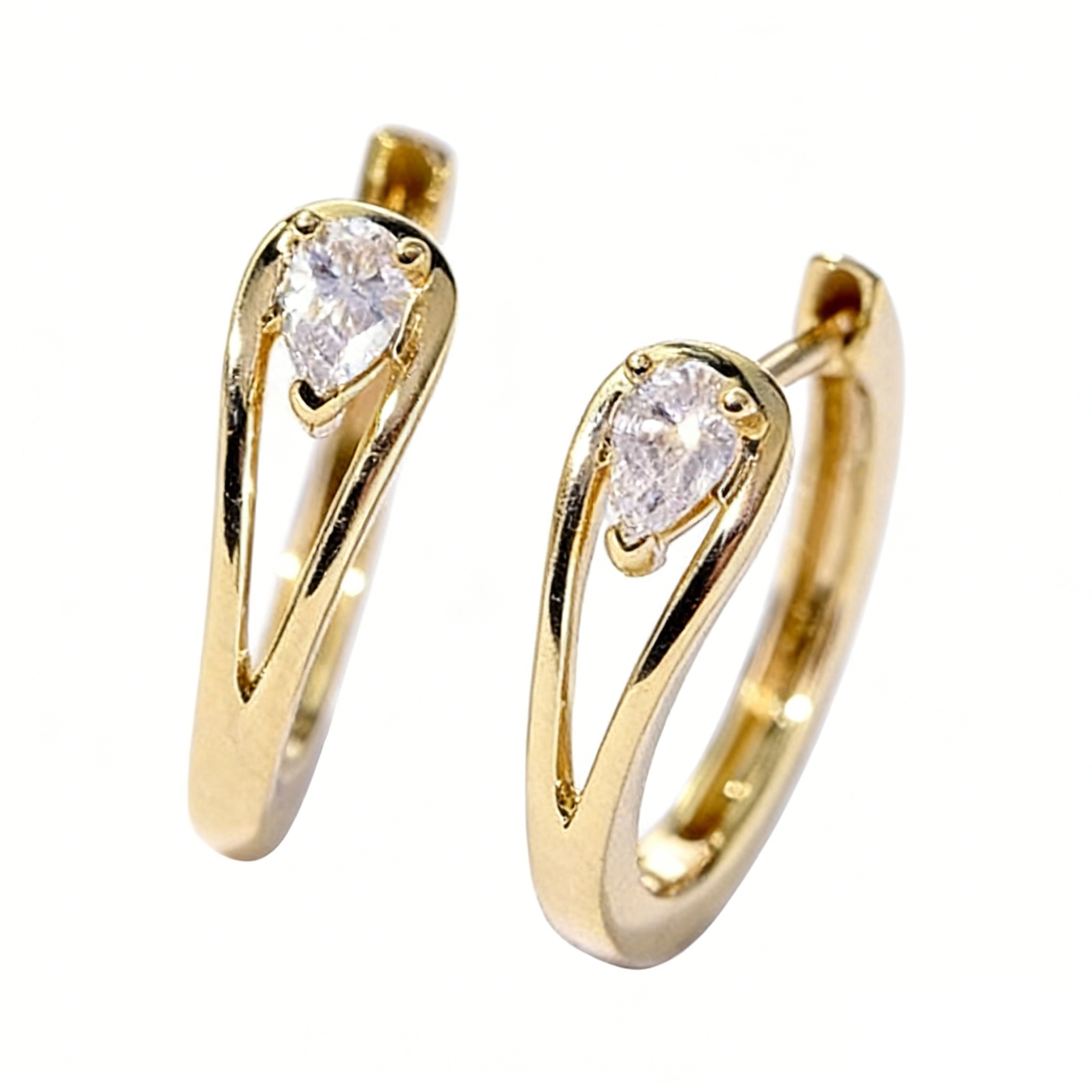 Luminous Double Arc 18K Gold Pear Diamond Huggie Earrings Minimalist Luxury at Your Ears（2PCS）