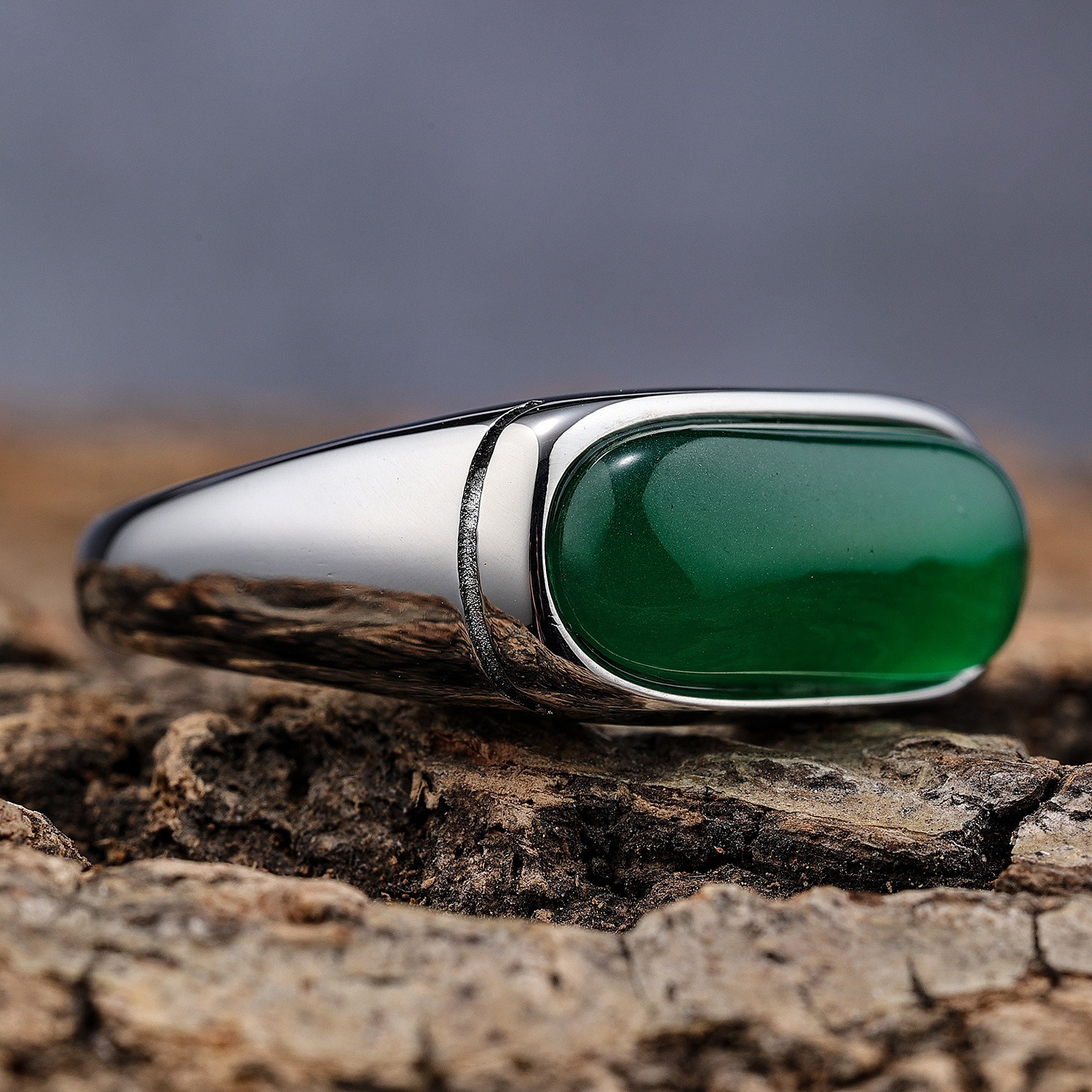 Vintage Green Cat's Eye Saddle Ring