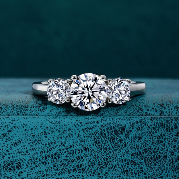 Multi-Diamond Three-Stone & Eternity Band Ring Set - Gold/Silver Two-Color Women's Light Luxury Sparkling Accessory