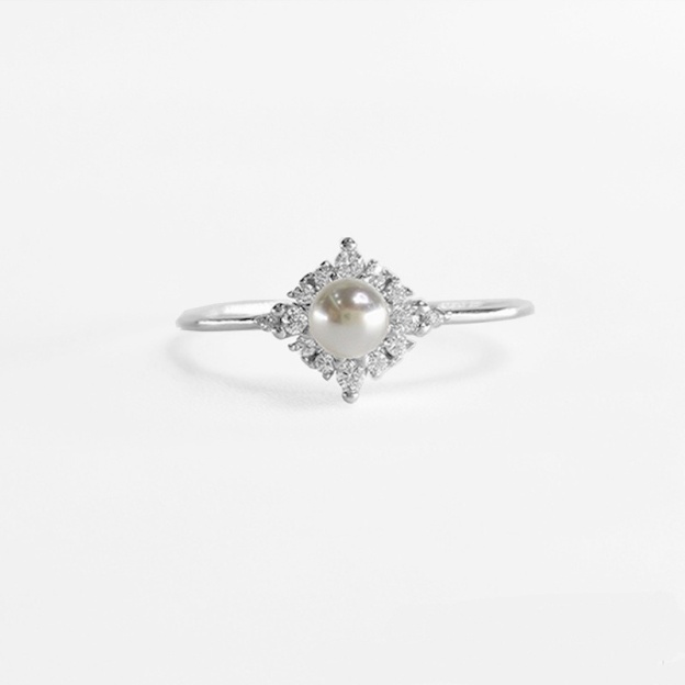 18K Gold / 18K White Gold Pearl Diamond Ring