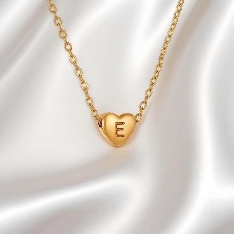  26 Letters Optional Heart Necklace - Women's Light Luxury Romantic Heart-Shaped Letter Accessory
