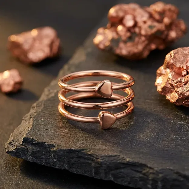 Elegant copper ring with magnetic heart