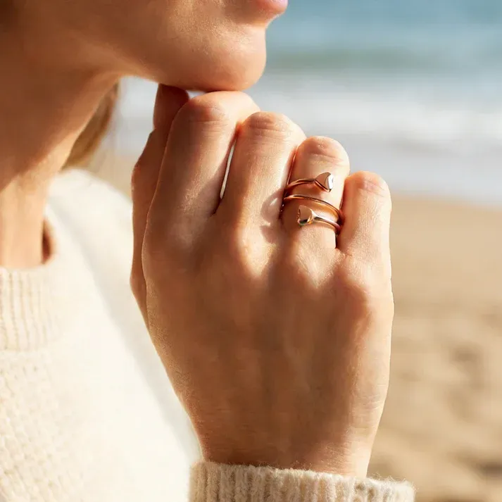 Elegant copper ring with magnetic heart