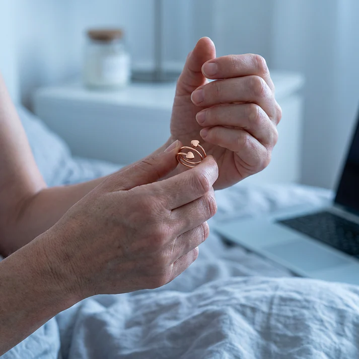 Elegant copper ring with magnetic heart