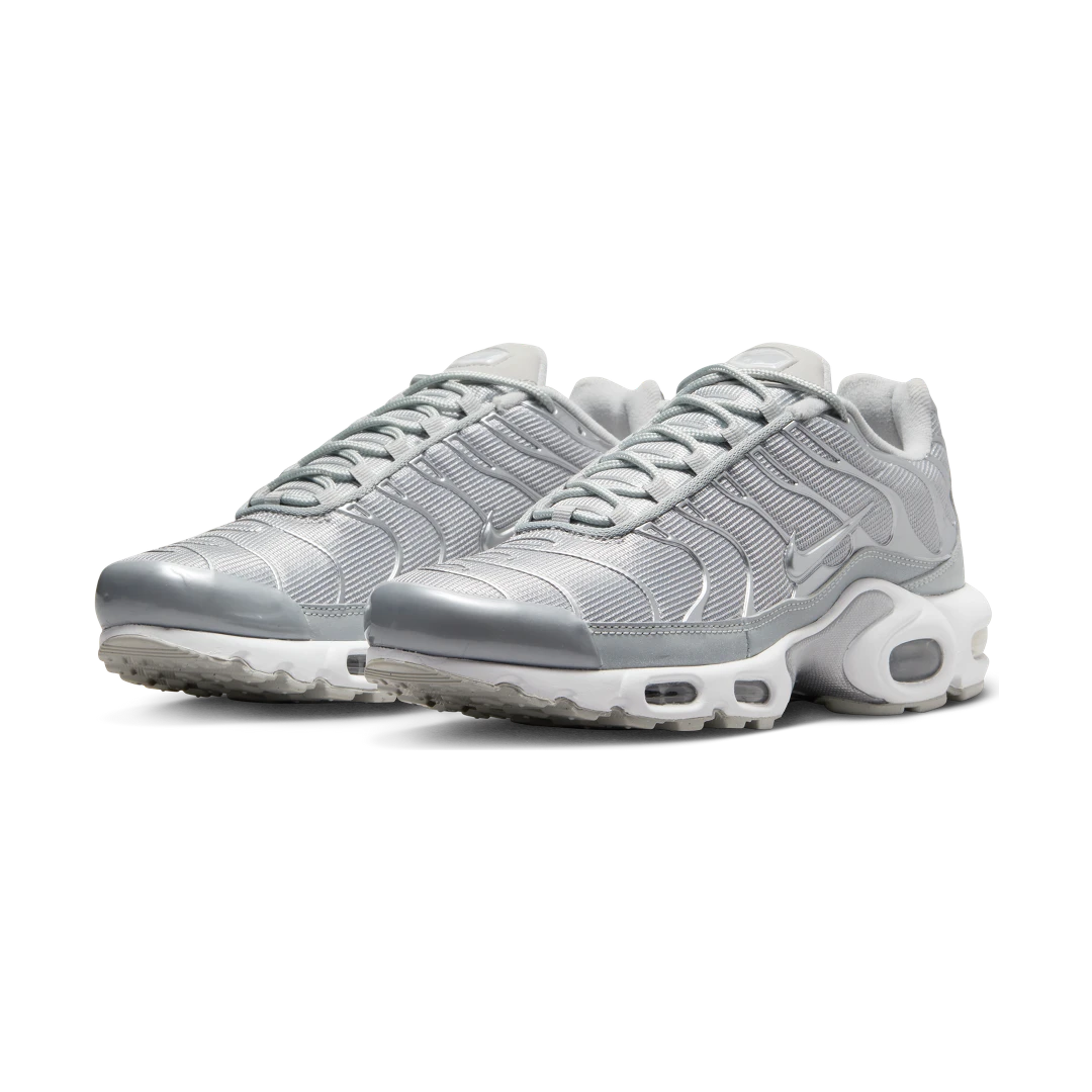 niqdfke Air Max Plus Metallic Silver