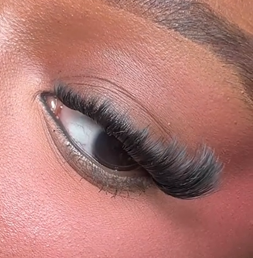 FLIRTY Lash Clusters