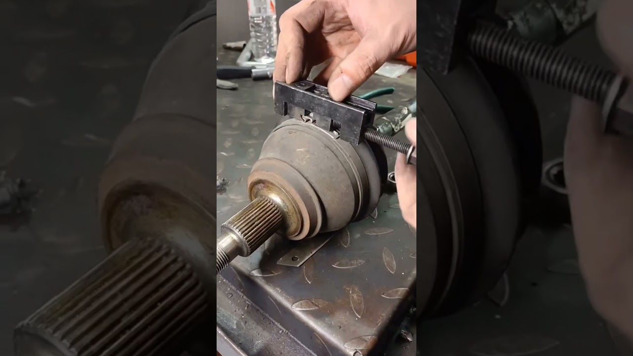 19mm Adjustable CV Boot Clamp Pliers - High-Grip Carbon Steel Tool for VW Audi | Professional Ball Joint Circlip Installation | Compact, Heavy-Duty Repair Tool